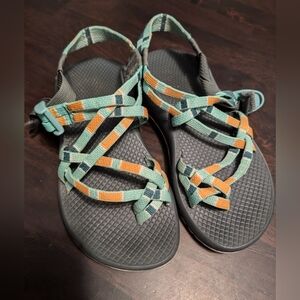 Chaco Women's 6, Green/Orange Woven Double Strap Sandals